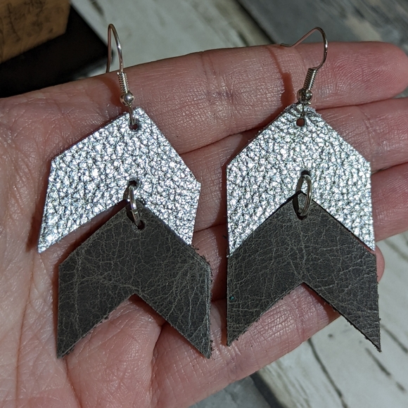 Leather Chevron Dangle Earrings NEW! - Picture 5 of 5
